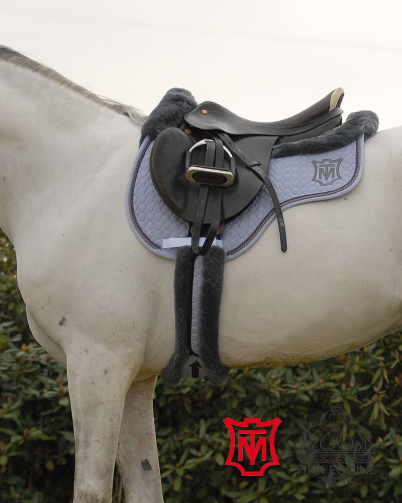 What Is an Anatomical Girth? Benefits, Fit Advice & Top Girths for Your Horse 1 Mattes Anatomic Long Girth on Horse