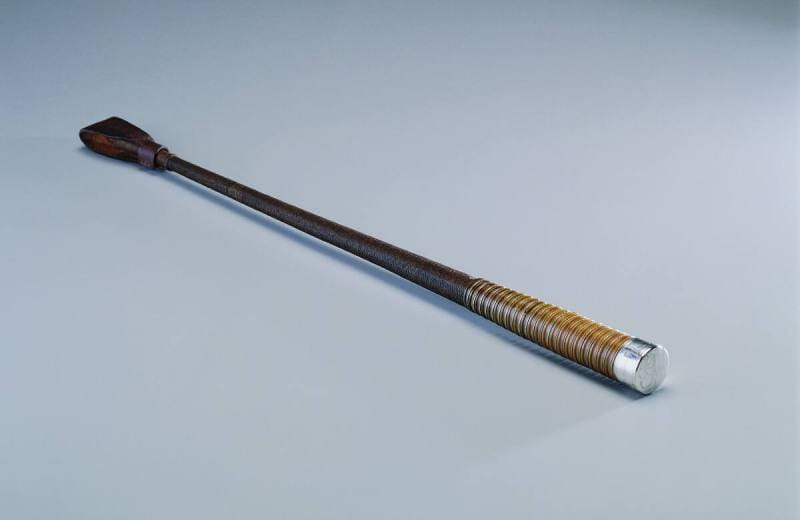 What is a riding crop and how to use one 2 antique riding crop
